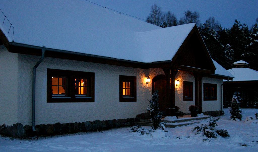 Hôtel Dworek Wiktorowo à Budki Petrykowskie Extérieur photo
