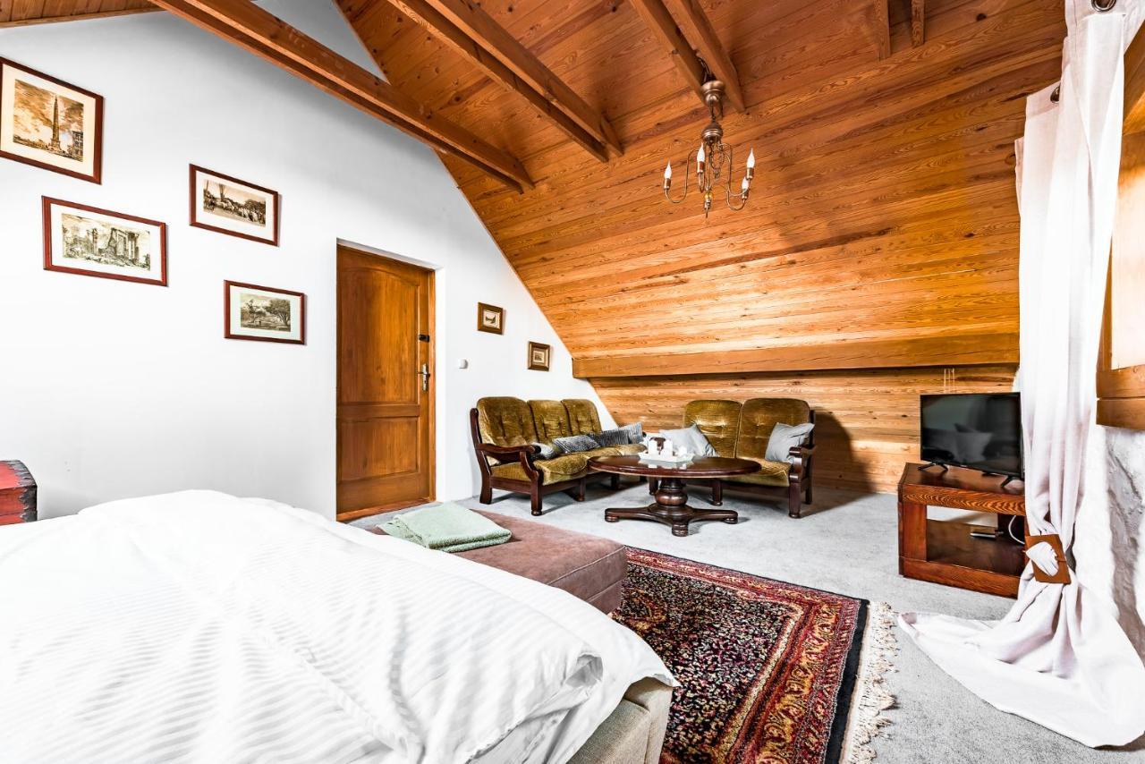 Hôtel Dworek Wiktorowo à Budki Petrykowskie Extérieur photo